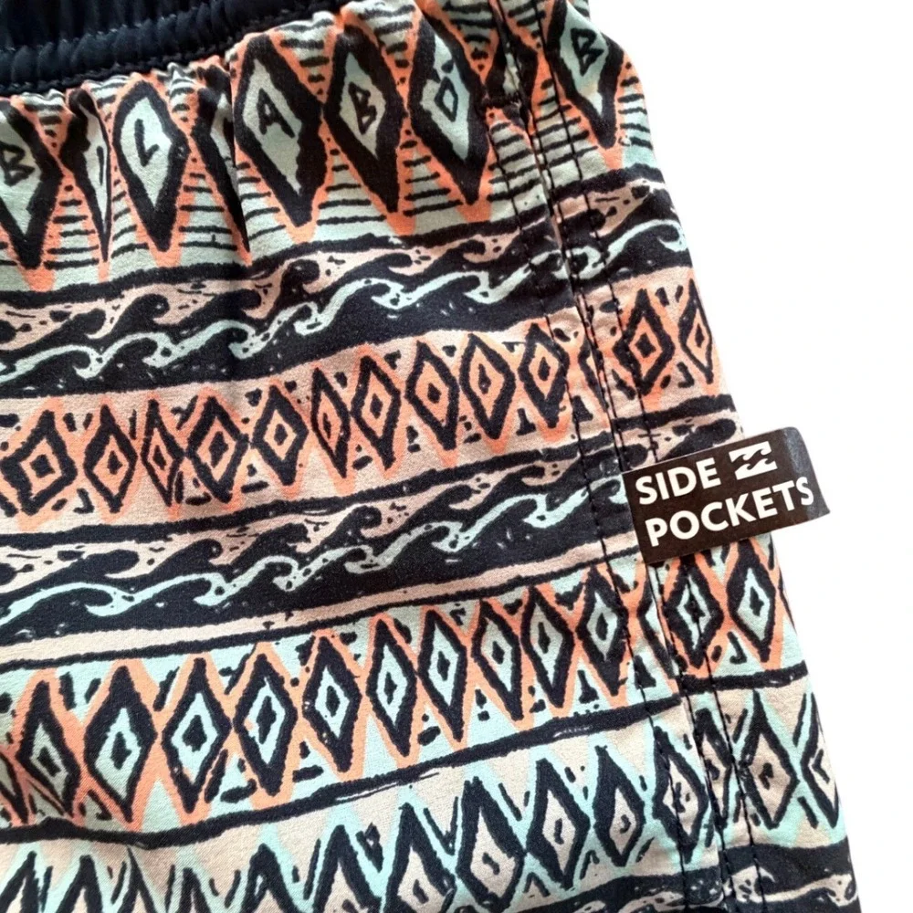 Billabong Recycler Sundays Layback Board Shorts Mens M Tribal Geometric Swim‎